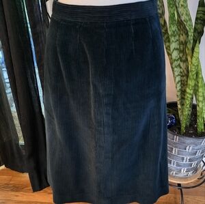 Vintage dark green corduroy skirt. Sz 6